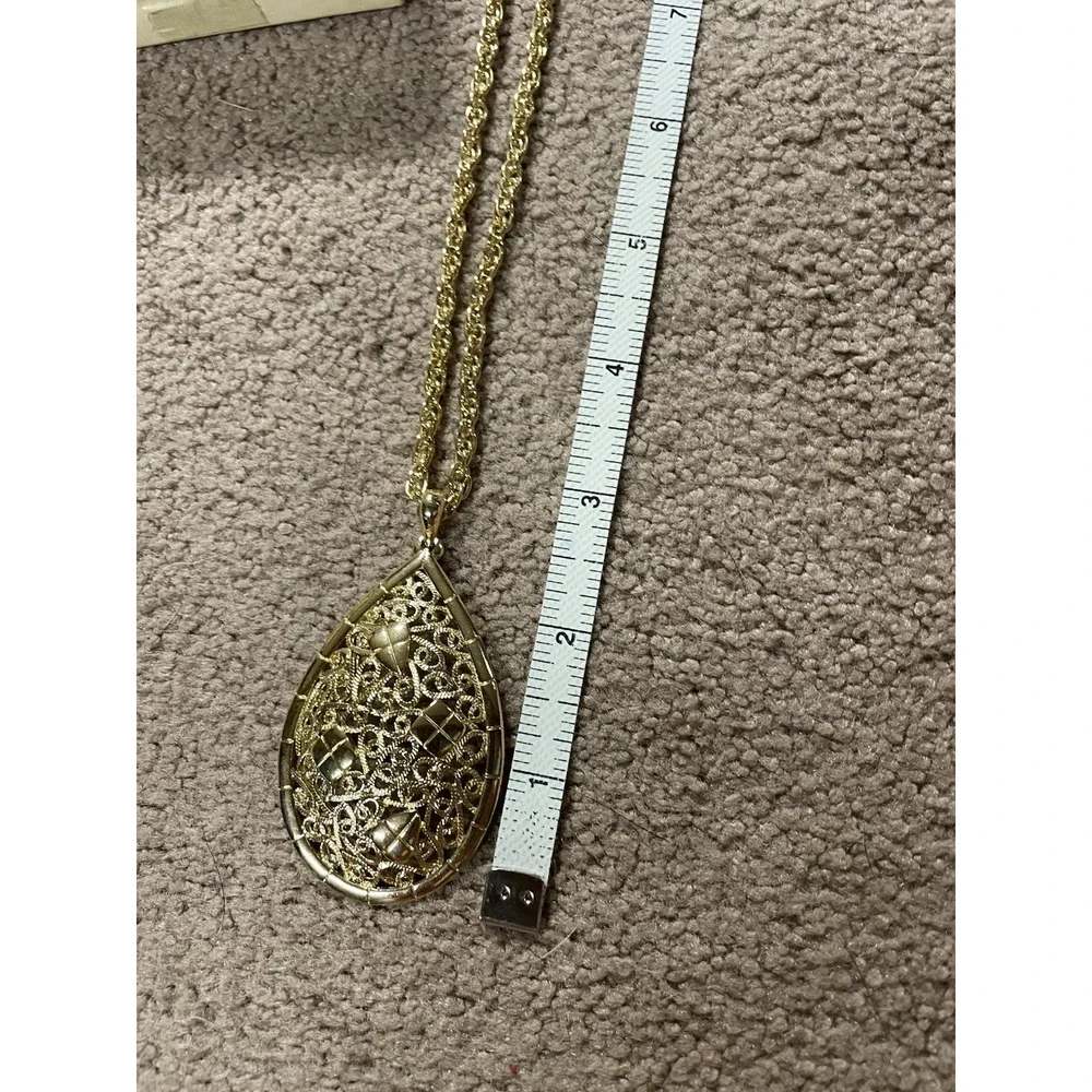 VTG‎ Gold Tone Filigree Necklace 2.5
